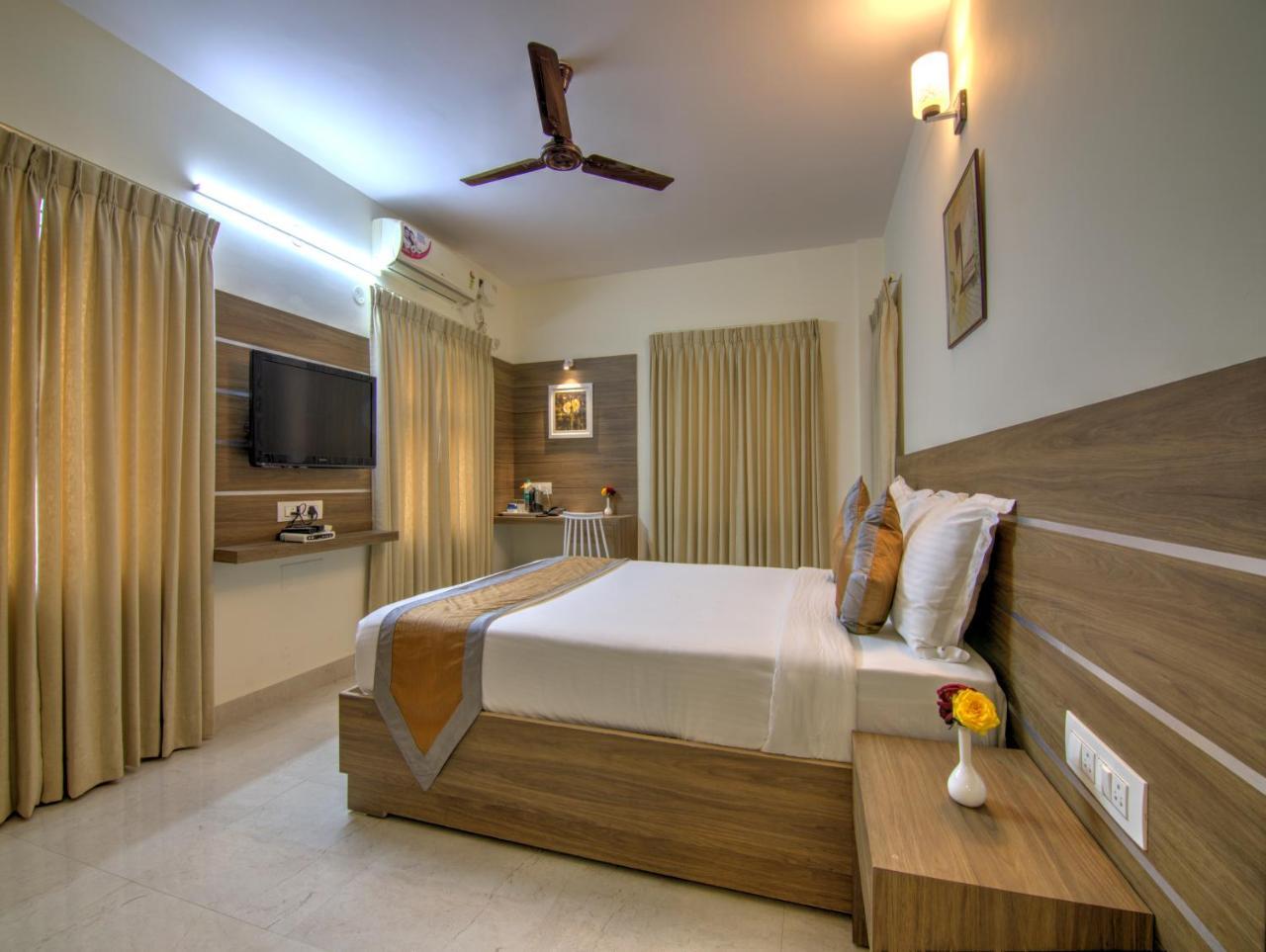 Sunshine Suites Grand Deluxe Бенґалуру Екстер'єр фото