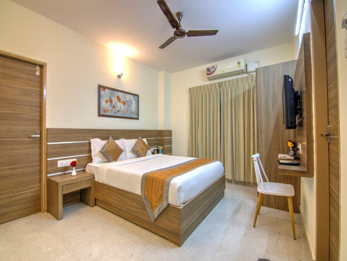 Sunshine Suites Grand Deluxe Бенґалуру Екстер'єр фото