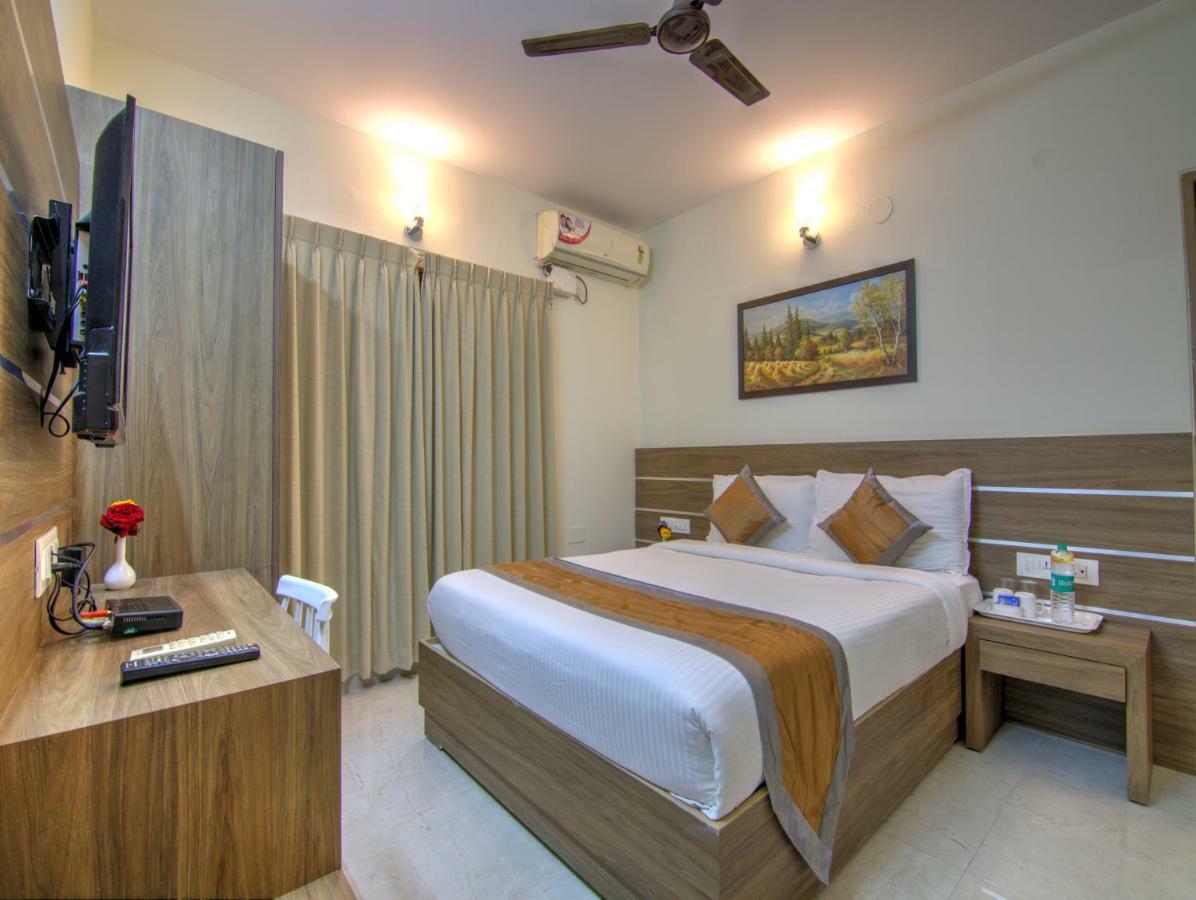 Sunshine Suites Grand Deluxe Бенґалуру Екстер'єр фото