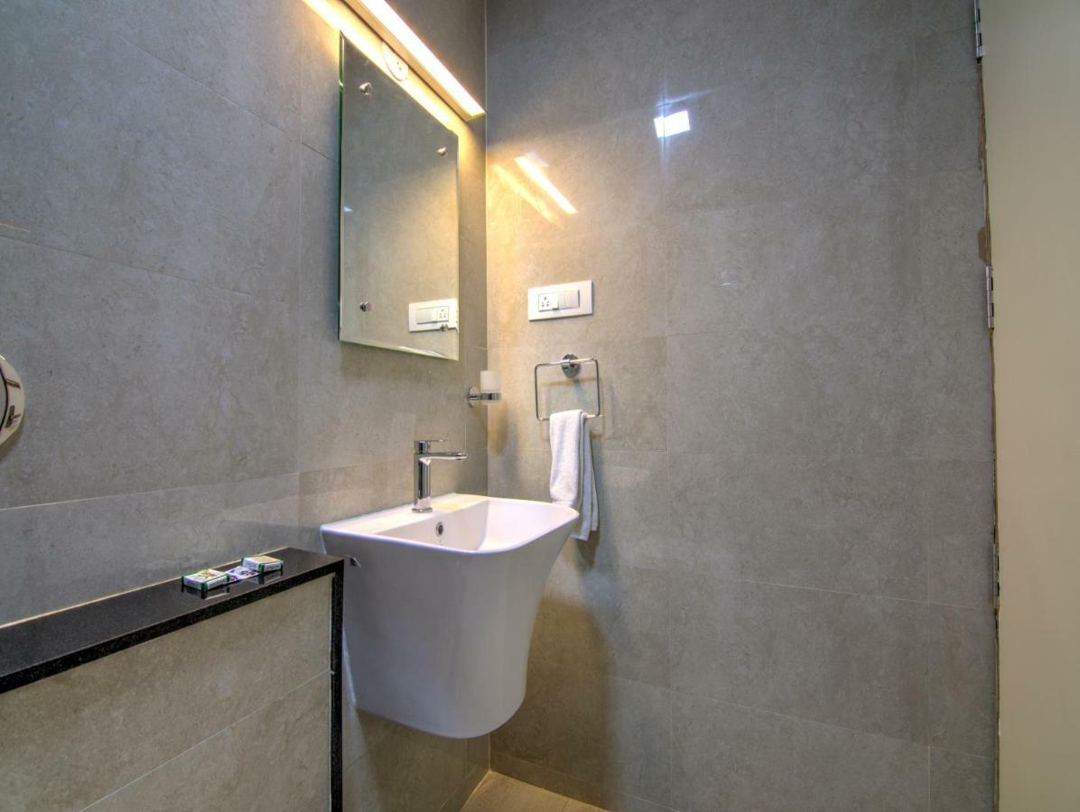 Sunshine Suites Grand Deluxe Бенґалуру Екстер'єр фото